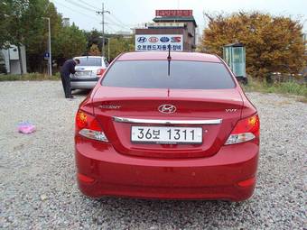 2011 Hyundai Accent Photos