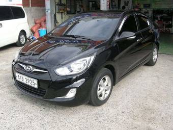 2011 Hyundai Accent Photos
