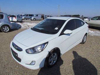 2011 Hyundai Accent Photos
