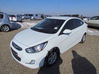 2011 Hyundai Accent Photos