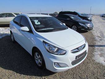 2011 Hyundai Accent Pictures
