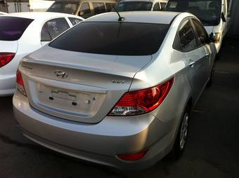 2011 Hyundai Accent Photos