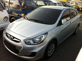 2011 Hyundai Accent Pictures