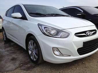2011 Hyundai Accent Photos