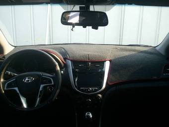2011 Hyundai Accent Photos