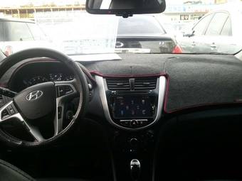 2011 Hyundai Accent Pictures