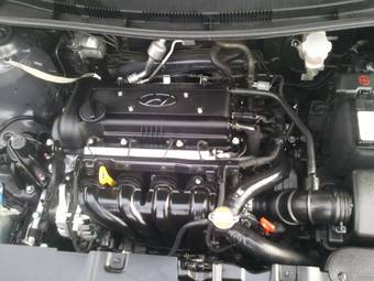 2011 Hyundai Accent Wallpapers