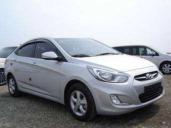 2011 Hyundai Accent Pictures