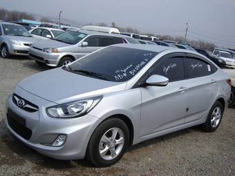 2011 Hyundai Accent Photos