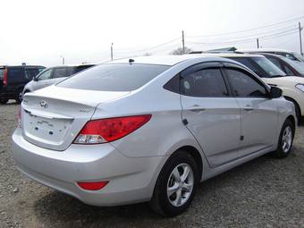 2011 Hyundai Accent Photos