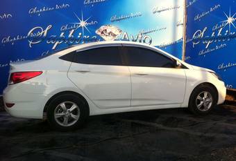 2011 Hyundai Accent Pictures