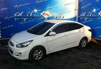 2011 Hyundai Accent Images