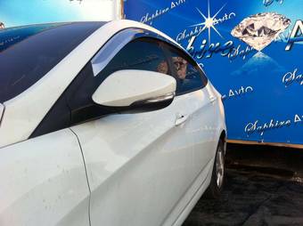 2011 Hyundai Accent Pics