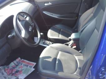 2011 Hyundai Accent Photos