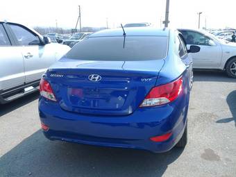 2011 Hyundai Accent Pictures