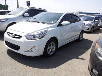 2011 Hyundai Accent Pictures