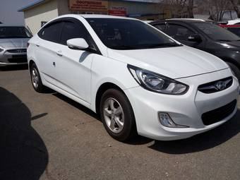 2011 Hyundai Accent Photos