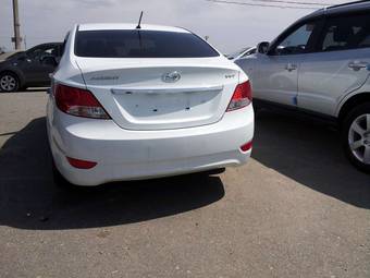 2011 Hyundai Accent Pictures