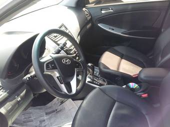 2011 Hyundai Accent Photos