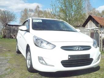 2011 Hyundai Accent Images