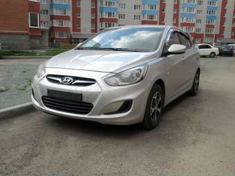 2011 Hyundai Accent Photos