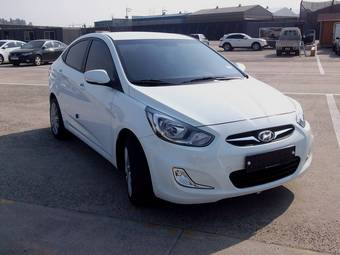 2011 Hyundai Accent Photos