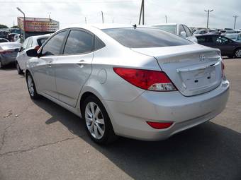 2011 Hyundai Accent Photos