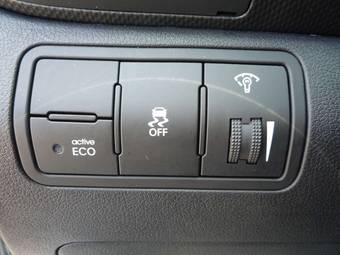 2011 Hyundai Accent Pics