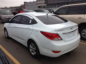 2011 Hyundai Accent Pictures