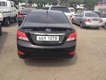 2011 Hyundai Accent Pictures