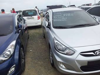 2011 Hyundai Accent Pictures