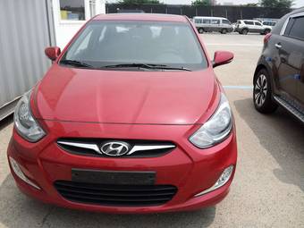 2011 Hyundai Accent Photos