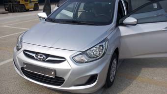 2012 Hyundai Accent Photos