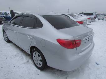 2010 Hyundai Avante Photos
