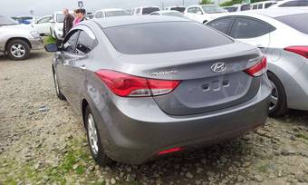 2010 Hyundai Avante Pictures