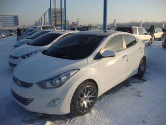 2011 Hyundai Avante Pictures