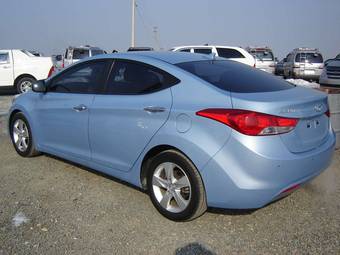 2011 Hyundai Avante Pictures