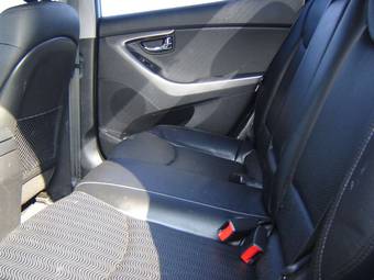 2011 Hyundai Avante Photos