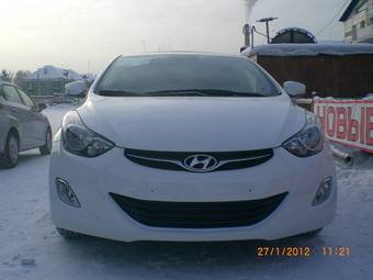 2011 Hyundai Avante Pictures