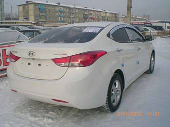 2011 Hyundai Avante Pics