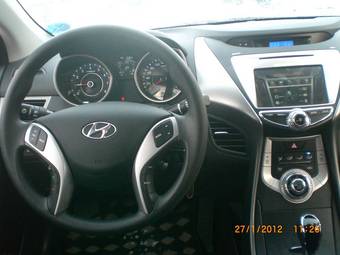 2011 Hyundai Avante Pictures