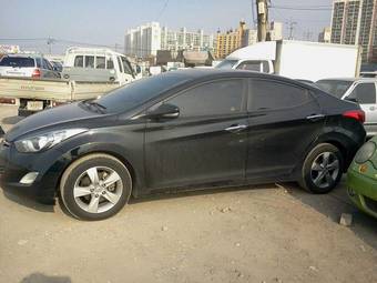 2011 Hyundai Avante Pictures