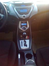 2011 Hyundai Avante Photos