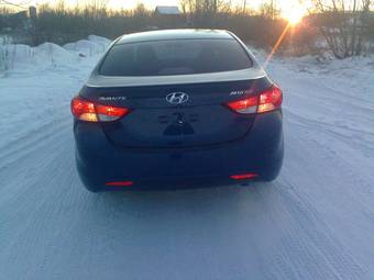 2011 Hyundai Avante Photos
