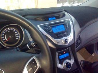 2011 Hyundai Avante Images