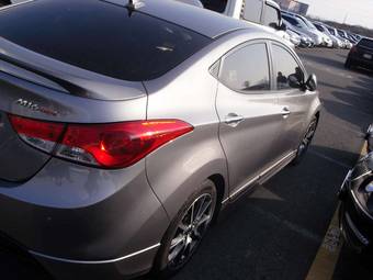 2011 Hyundai Avante Photos