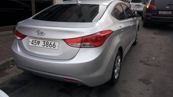 2011 Hyundai Avante Pictures
