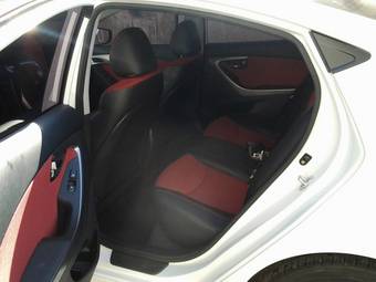 2011 Hyundai Avante Wallpapers