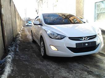 2011 Hyundai Avante Pictures