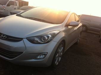 2011 Hyundai Avante Pictures
